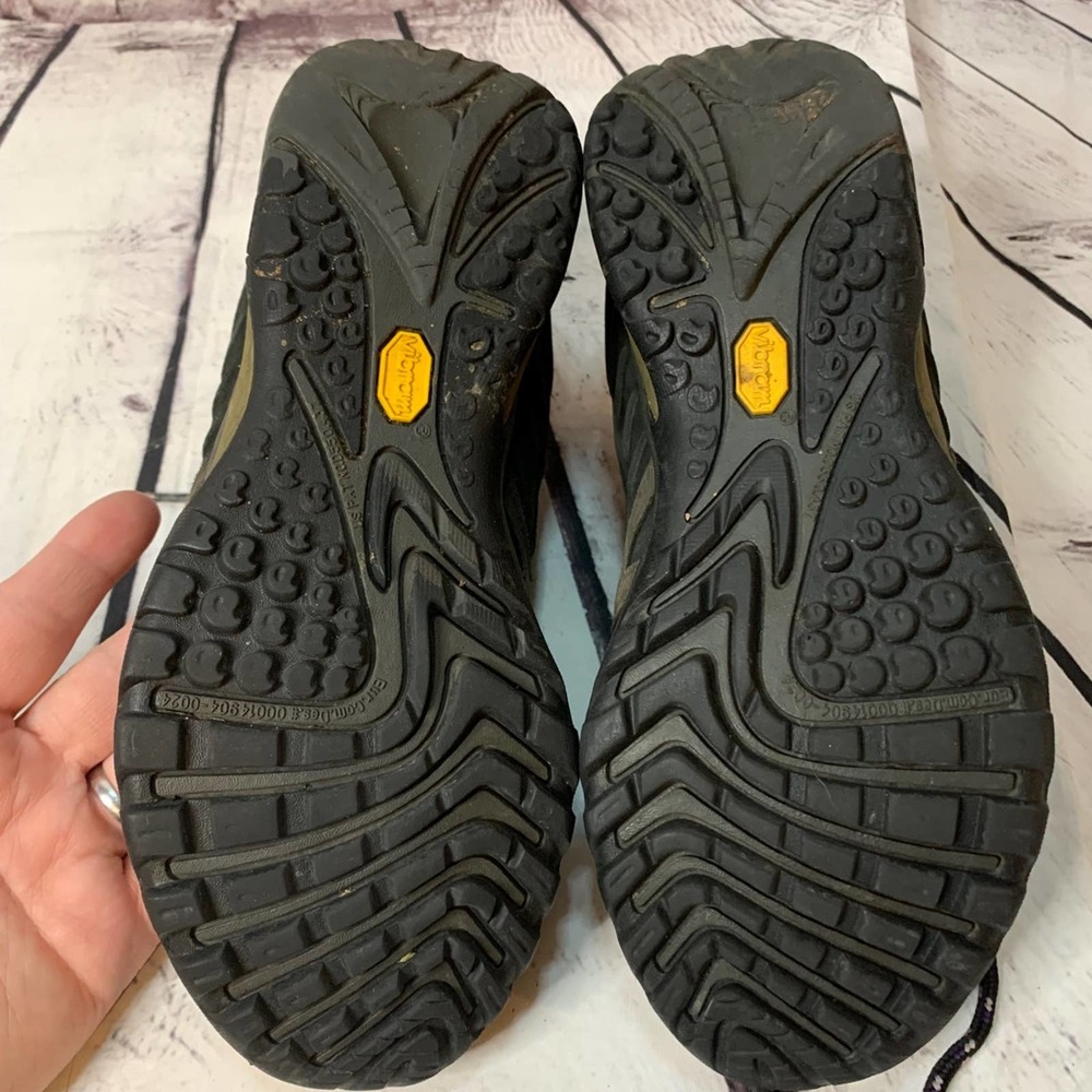 Women’s Merrell hiking shoes (size 7.5) - Picture 6 of 6